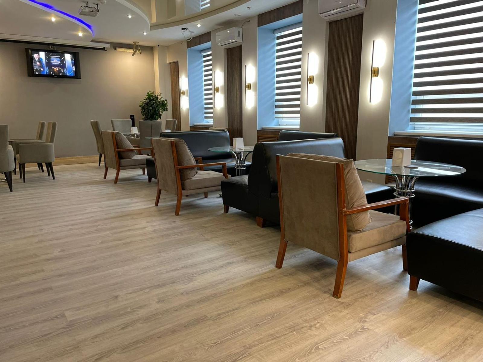 Tengri Hotel Atyrau Exterior photo